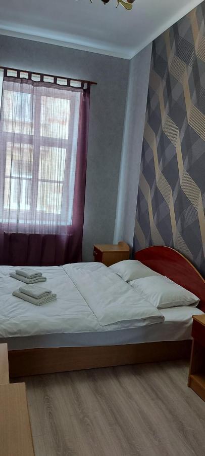 2 Bedroom Apartment On Tomashivskogo Street 7 Lviv Exterior photo